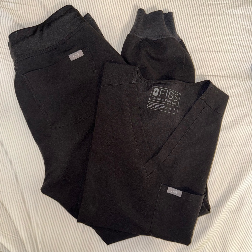 Figs Black Scrub Set Small Catarina Top Zamora Bottom